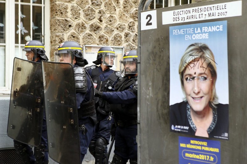 Image of riot police in France