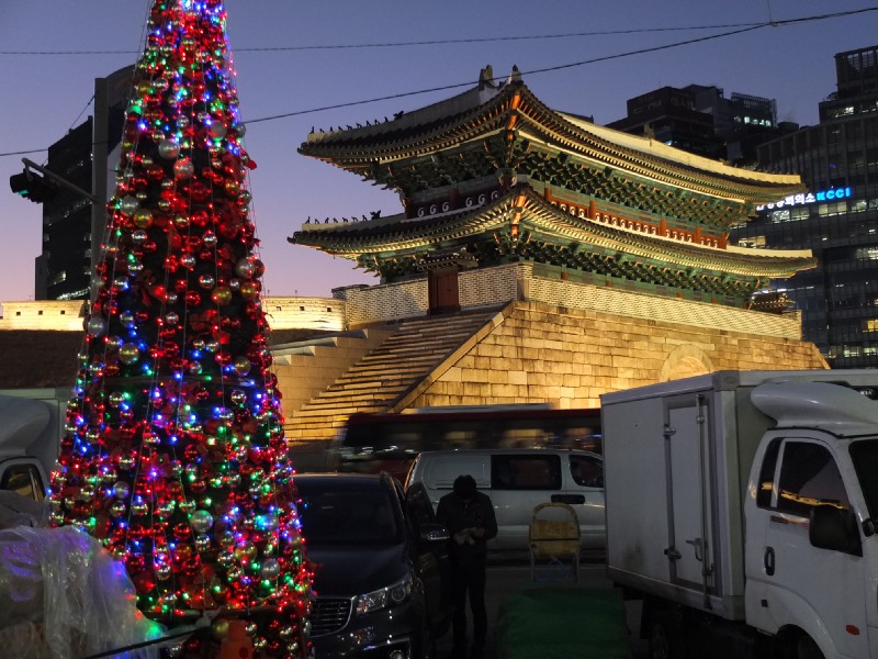 Photo of Christmas tree in Namdaemun, Seoul