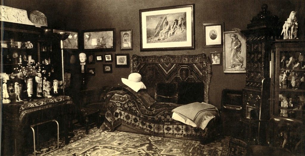 Photo of room and decorations