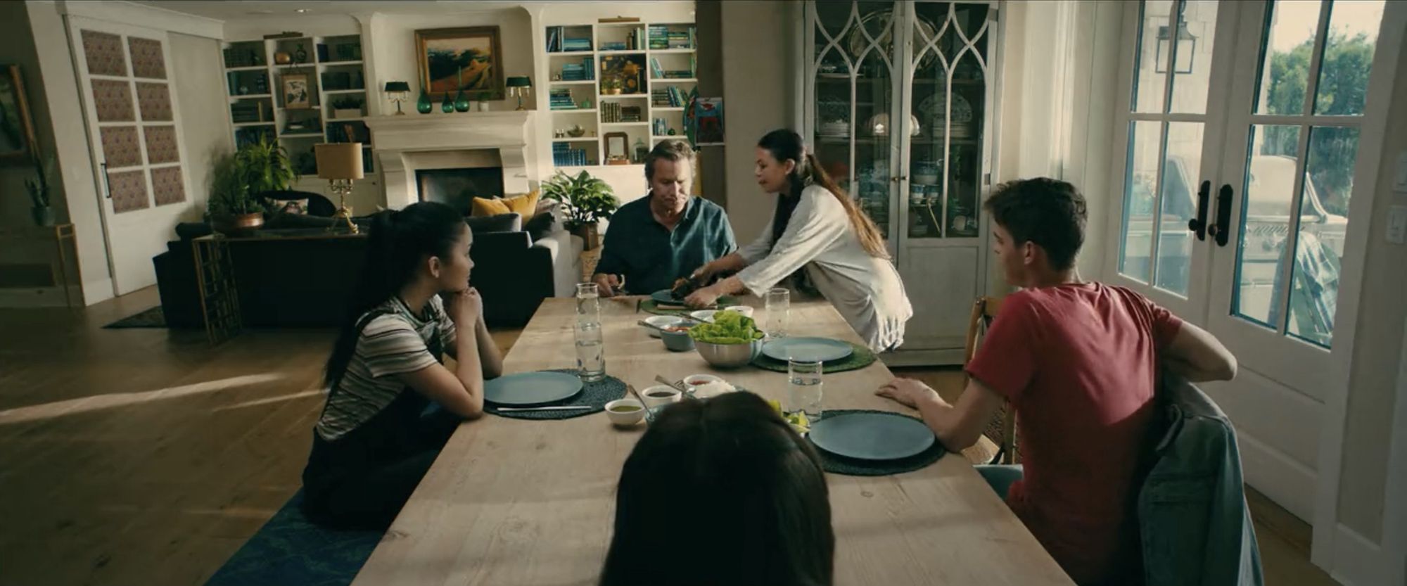 Screenshot of the family in "To All The Boys I've Loved Before" by Netflix